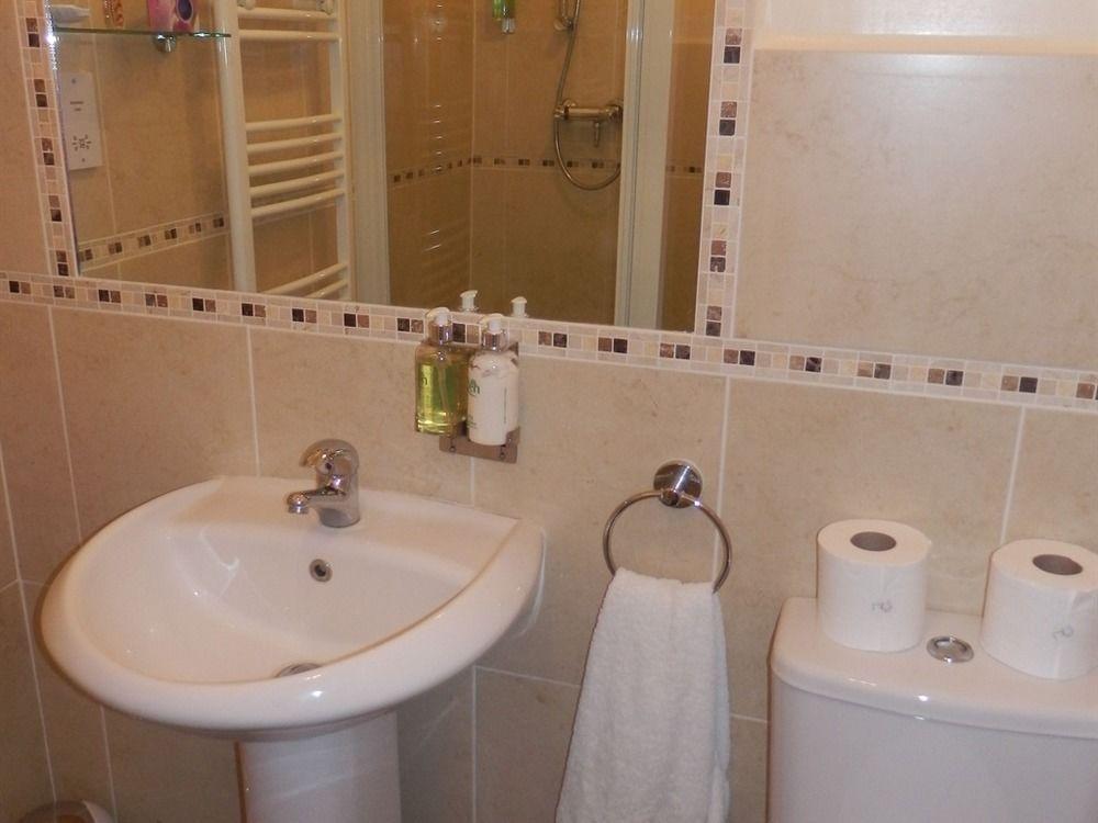 Boyne House Guest House Eastbourne Bagian luar foto