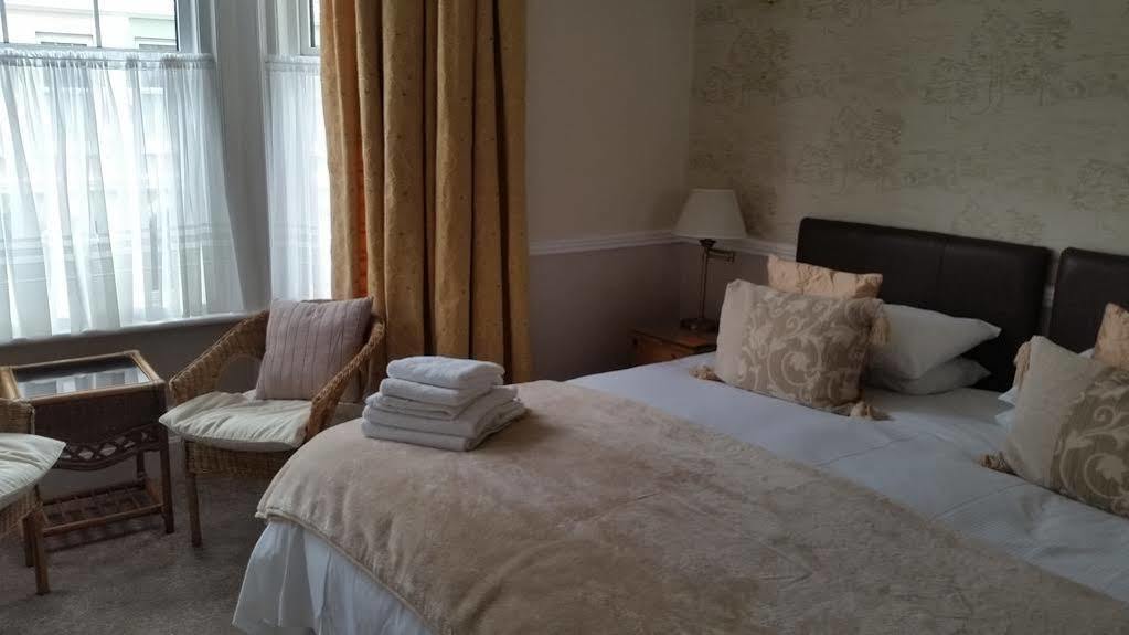 Boyne House Guest House Eastbourne Bagian luar foto