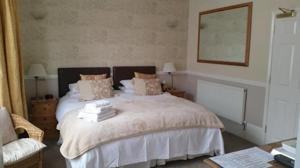 Boyne House Guest House Eastbourne Bagian luar foto